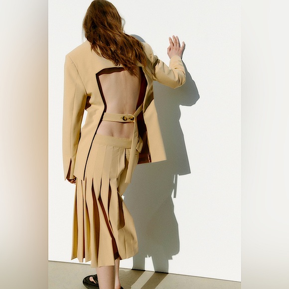 ZARA Menswear Style Blazer With Open Back - Picture 5 of 9